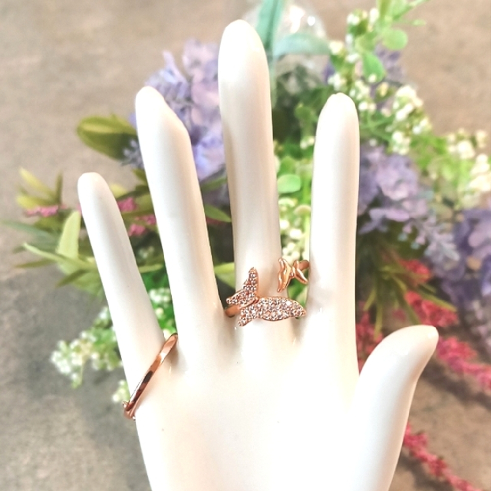 🦋2 Rose Gold Rhinestone Butterfly Adjustable Rings (6-7)🦋 - Picture 3 of 6